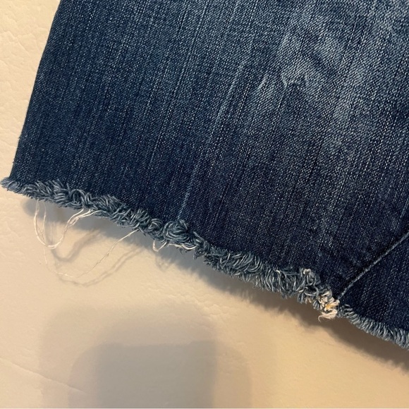 J Crew medium wash, 90s distressed denim blue jean skirt raw hem Women’s size 31 - Picture 4 of 10